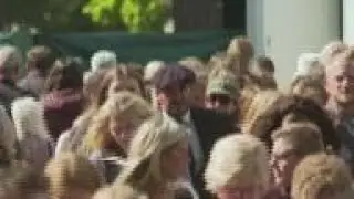 David Beckham joins queue to see queen's coffin