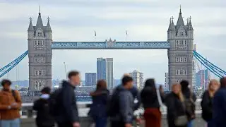 UK to offer failed asylum seekers  &pound;3,000 to relocate to Rwanda