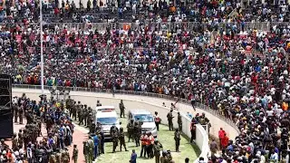 Kenya : une dizaine de bless&eacute;s dans une bousculade aux fun&eacute;railles de l'opposant Odinga &bull; FRANCE 24