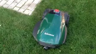 Robomow RC312 в поисках базы 1