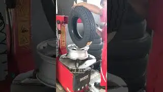 penggantian ban dengan tire changer