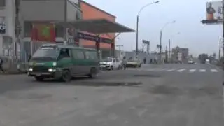 Av. Alfredo Mendiola con huecos