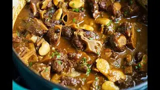 Jamaican Stewed Oxtails | CaribbeanPot.com