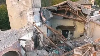 Quake collapses centuries-old buildings in Italy