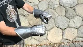 Wulflund - Gauntlets for Combat