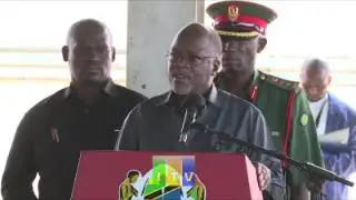 Rais Dkt John Pombe Magufuli afanya ziara bandari ya Dar es Salaam.