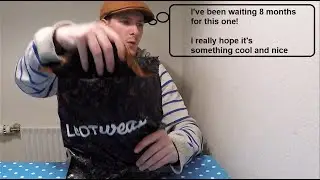 Unboxing and review! LootCrate LootWear - 