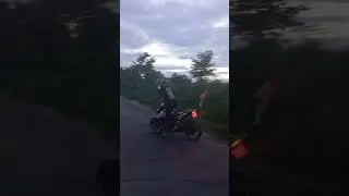 Rolling Burnout on duke390 #shorts #viral #ktm #duke390 #ktmlover #bikestunt #ktmstunt #burnout