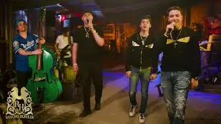 Bajo Perfil ft. Los Chavalos De La Perla - Bienvenidos A Guanatos (En Vivo)