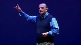 ¿Es perverso el consumidor hoy? | Camilo Herrera | TEDxLasAguas