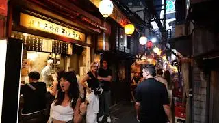 4K Walk - Shinjuku&rsquo;s Omoide Yokocho: Showa Retro Tokyo Alleyway 🚶&zwj;♂️🍢