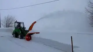 Nakladač Avant 635 se sněhovou fr&eacute;zou WESTA 550, v Orlick&yacute;ch hor&aacute;ch, www nakladace avant cz