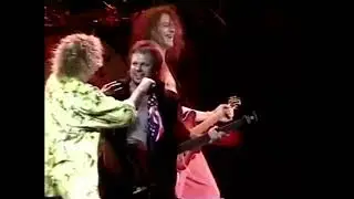 Van Halen - Runnin&rsquo; With The Devil (Live) [2004 Reunion Tour / Philadelphia, PA]