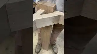 This is by far my favorite way to secure table legs to the aprons. 🤘🏻🤘🏻