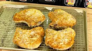 THE PERFECT CRISPY JUICY PORK CHOP EVER /SUNDAY DINNER RECIPE IDEAS SEGMENT/OLD SCHOOL PORK CHOP