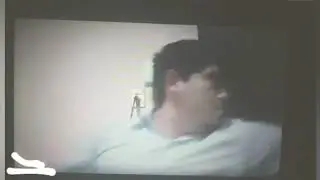 Fantasma aparece mientras profesor da clase virtual.