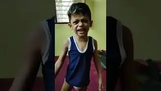 Schoolil pokan ithreikum madiyo????Joshua ku school il ponda thre 😂😂😂LKG le ingane 😱