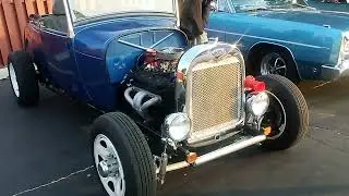 Listen to this old school car horn of this 1929 Ford Model A Roadster.