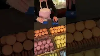 Пробуем макароны в Париже #coffee #food  🍪