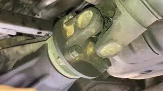 Утечка масла из дифференциала Toyota, которую вы не трогаете.