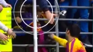 Luis Suarez accidentally hits young Barcelona fan in face with shot proves he's actually a nice guy
