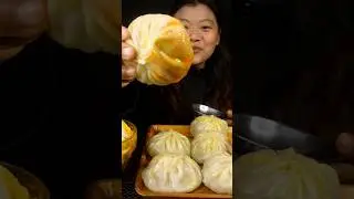 Eating Juiciest momo ever😍 #momos #eatingmomos #mukbang #shorts #eatingshow #momomukbang