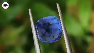 Stunning Blue Sapphire Close-Up: The Beauty of Nature&rsquo;s Gem