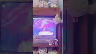 📺 watching 2025 anime on an old crt tv #anime #sololeveling #crt #retro #nostalgia #aesthetic