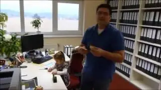 Schnullerkind f&auml;lscht DataMatrix-Code