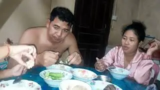 EATING SPICY FOOD CAMBODIA | CHANTHA FAMLIY VLOG - VLOG 398