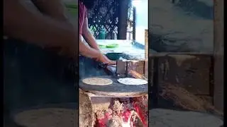 Roti making experts#polroti #streetfood #shortfeed #traditionalfood #shorts