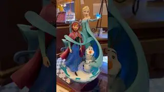 Anna & Elsa Figurine at Disneyland #frozen #figurine #disney #annaandelsa