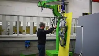 VAC U Grip Panels, a vacuum gripper for an INDEVA Liftronic industrial manipulator