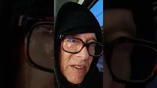 идиот..