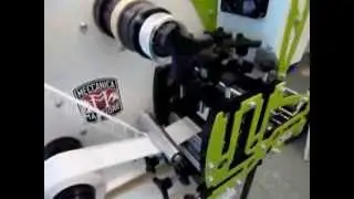 Compact tabletop label machine