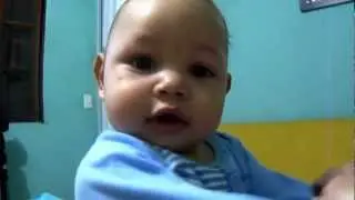 Beb&ecirc; rindo muito Kevin Andraster