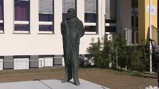 POČASTITEV PRESTAVITVE KIPA ALOJZA GRADNIKA pred OŠ Alojza Gradnika Dobrovo