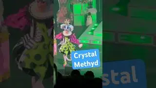 Crystal Methyd hace &ldquo;Bad&rdquo; de Michael Jackson en A Drag Queen Christmas | Cascanueces en Drag