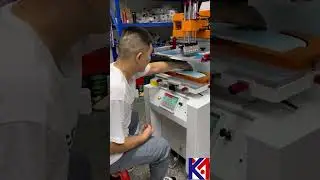 Small vertical flat screen printing machine