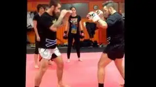 Roufusport Kickboxing Flying Knee Setup