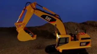 Massive Machine Excavator   Cat by Toy State