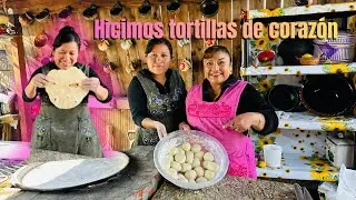 Haciendo tortillas de harina con @DivisOaxaqueña 😋#yosoydelos7mil #cocina 