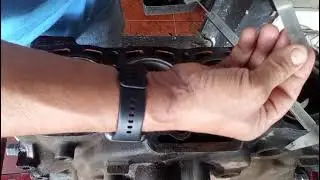 Como medir holgura de pist&oacute;n en cilindro de motor de Mazda B 2000