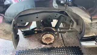 Toyota Landcruiser Prado 150 Hand brake shoes spring & clip install hack.