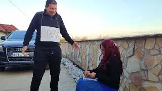 Dodiku ciganka prorekla sudbinu gledala mu u karte