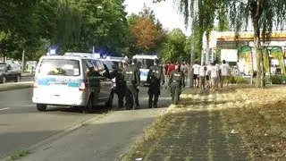 KFC-Uerdingen vs. FC Schalke 04- Einblicke in den Einsatz der Polizei und des DRK
