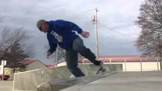 Took the Silly Girl Skateboards Pool Supply deck, complete with Speedlab X Flood Kontrol 58.5mm/99A