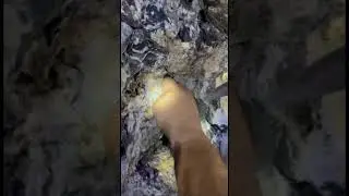 Here&rsquo;s how you take an emerald out of a mine. #emeralds #colombia #mining #emerald #mines #quartz