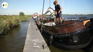 Absegeln auf achterlichem Spring mit einem Platbodenschiff von Waterrecreatie Syperda