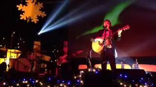 JP Hoe performing 